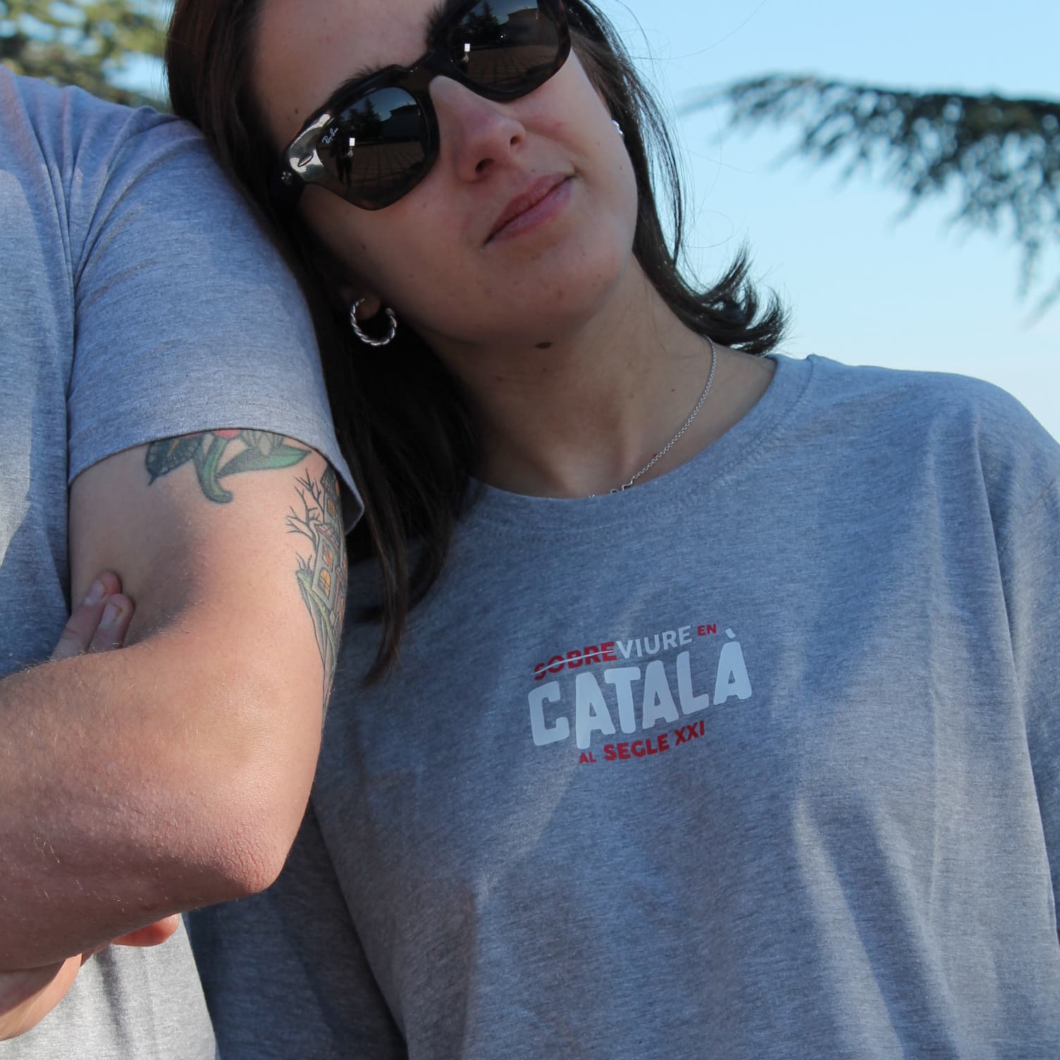 Samarreta Sobreviure en català (Noia)